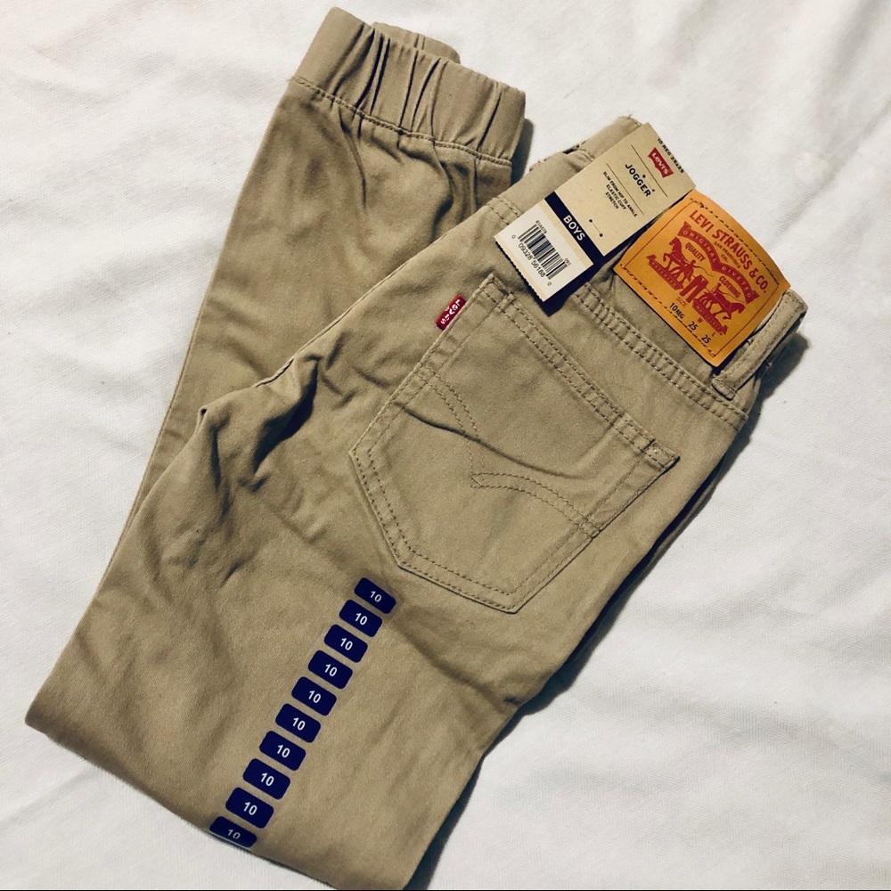 NWT Levi’s Soft Khaki Joggers, boys size 10